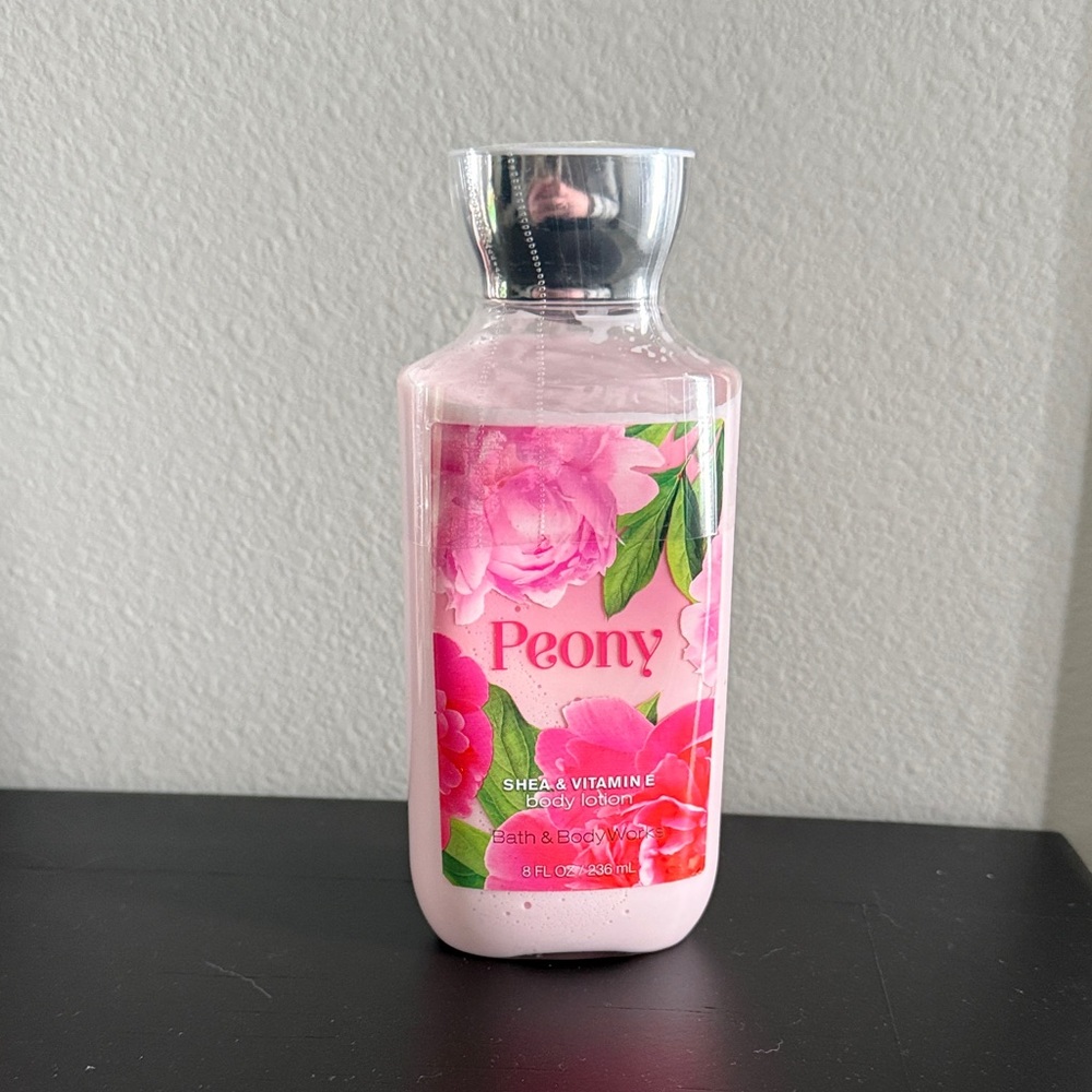 Bath & Body Works Shea & Vitamin E Body Lotion - Peony